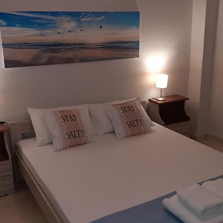 Tasias Apartments Ликсури Экстерьер фото